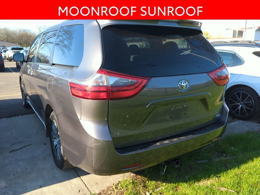 Used 2020 Toyota Sienna XLE Premium image 4
