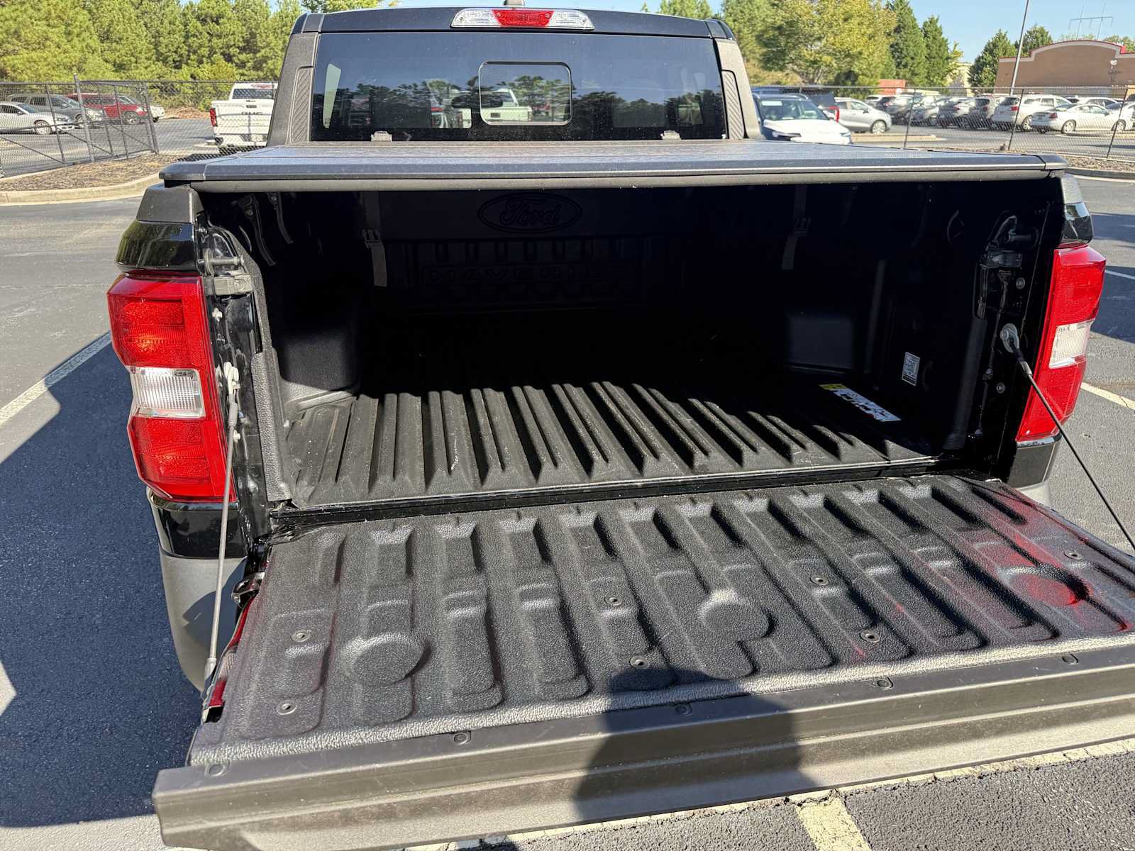 Used 2023 Ford Maverick Lariat FWD image 6