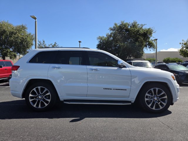 Used 2017 Jeep Grand Cherokee Overland w/ Jeep Active Safety Group AWD/4WD image 7