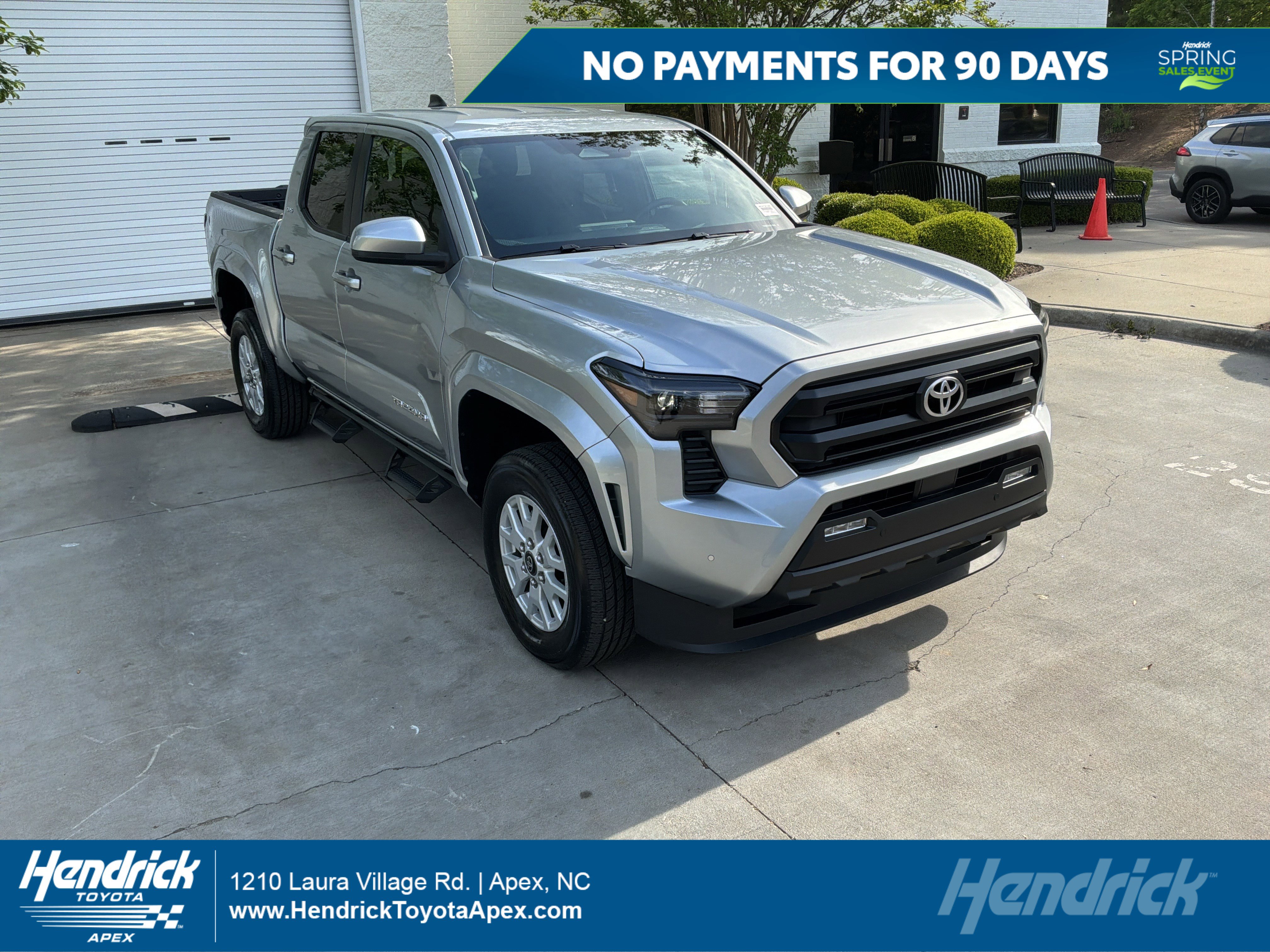 Used 2024 Toyota Tacoma SR5 AWD/4WD image 1