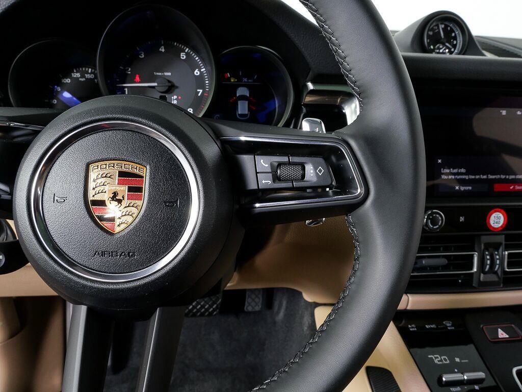 Certified 2026 Porsche Macan AWD/4WD image 11