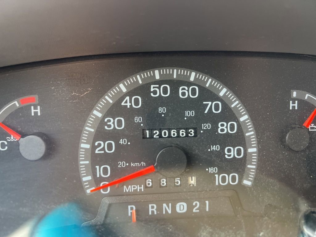 Used 1997 Ford F150 XLT image 13