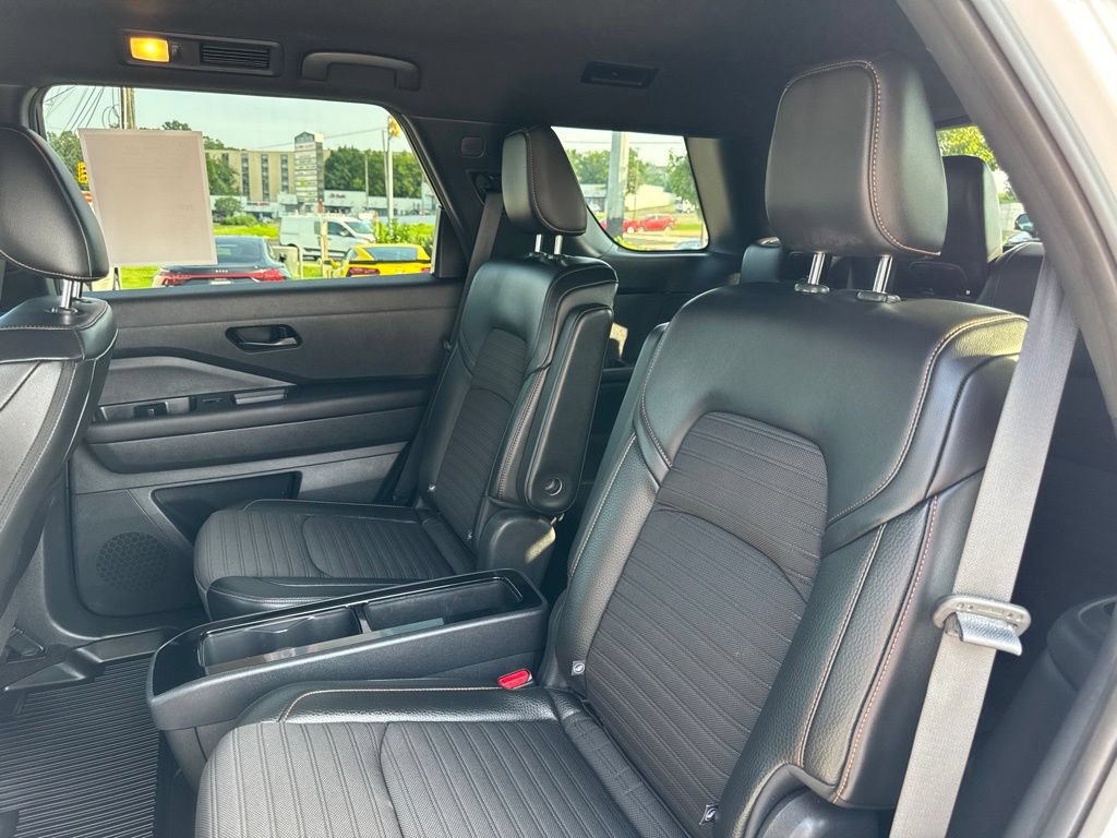 Used 2025 Nissan Pathfinder Rock Creek AWD/4WD image 25