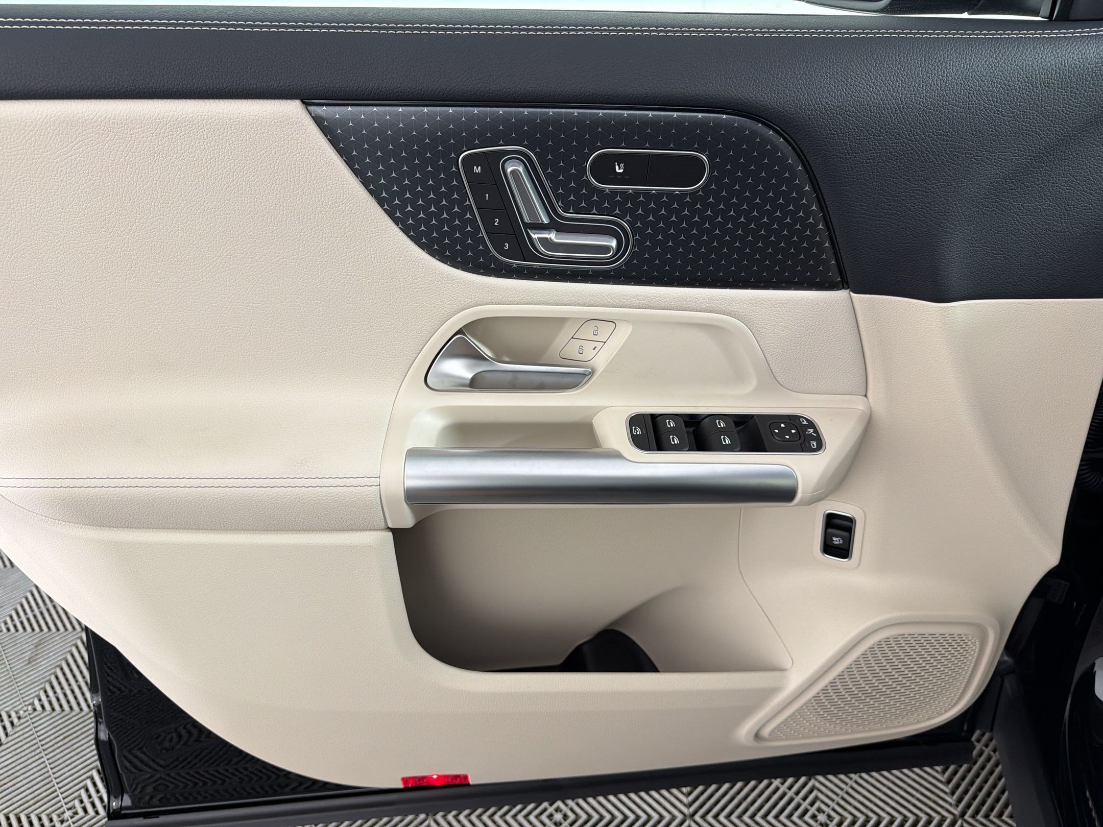 New 2026 Mercedes-Benz GLA 250 4MATIC image 14