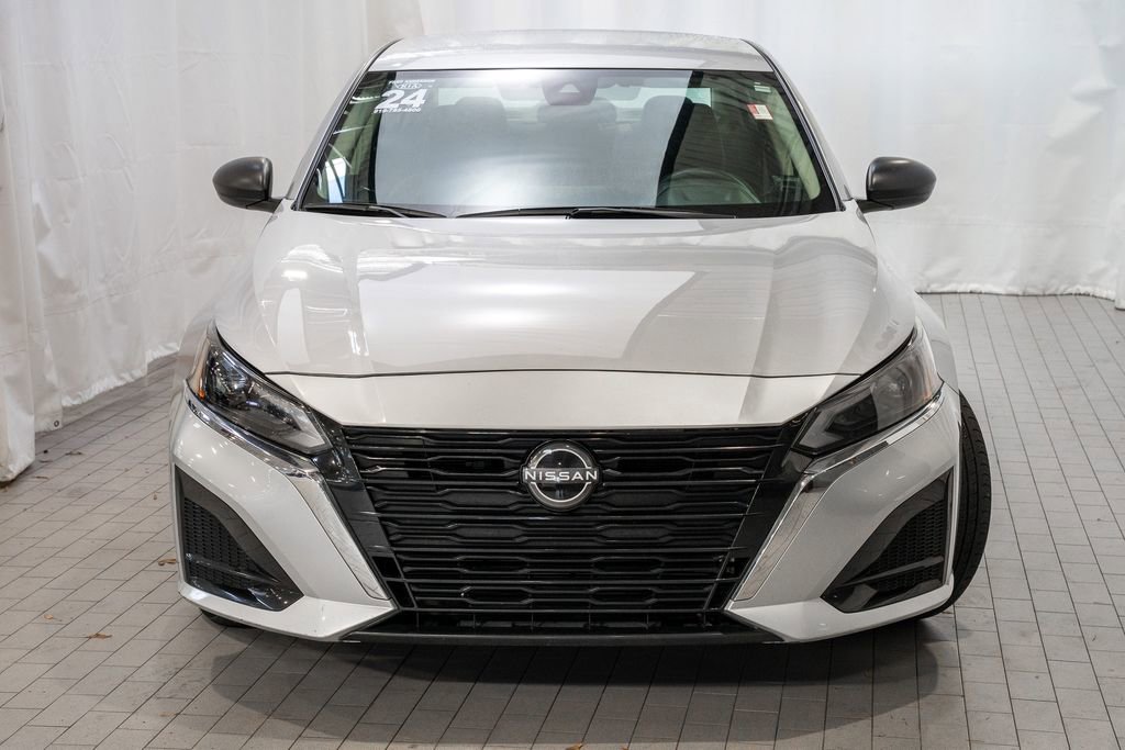 Used 2024 Nissan Altima 2.5 SV image 3