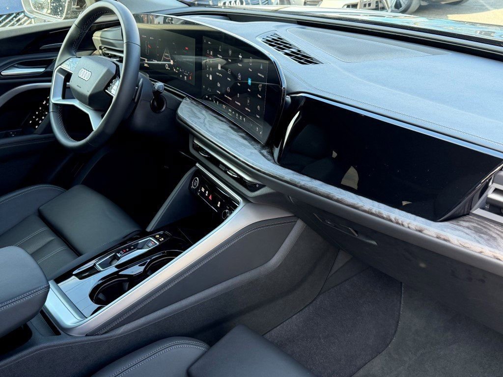 Certified 2025 Audi Q5 Premium Plus image 14