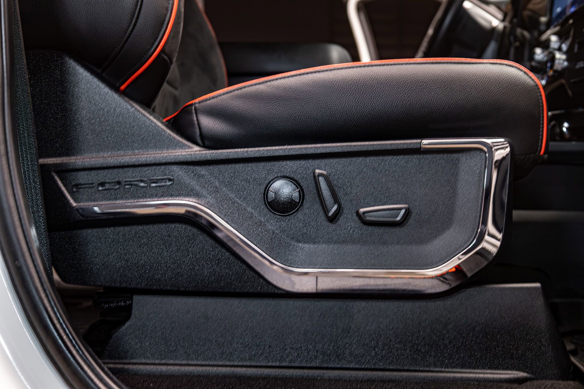 Used 2024 Ford F250 Lariat w/ Lariat Ultimate Package image 24