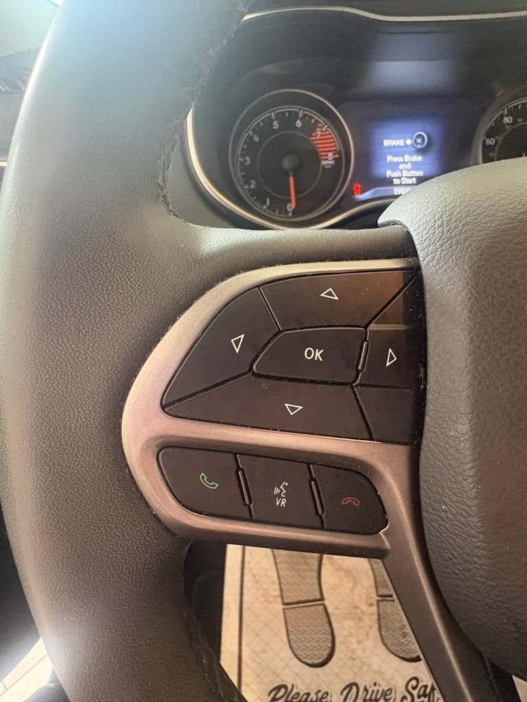 Used 2022 Jeep Cherokee Limited AWD/4WD image 18