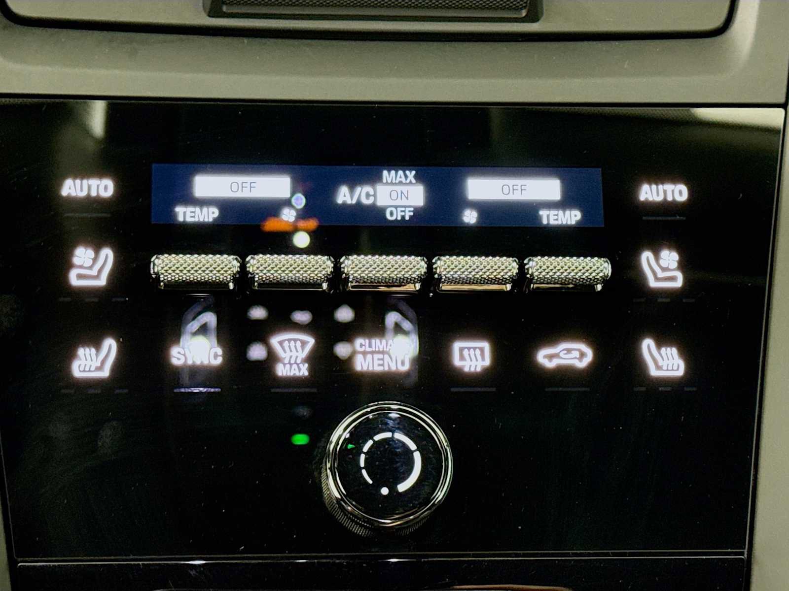Certified 2025 Porsche Macan Electric image 21