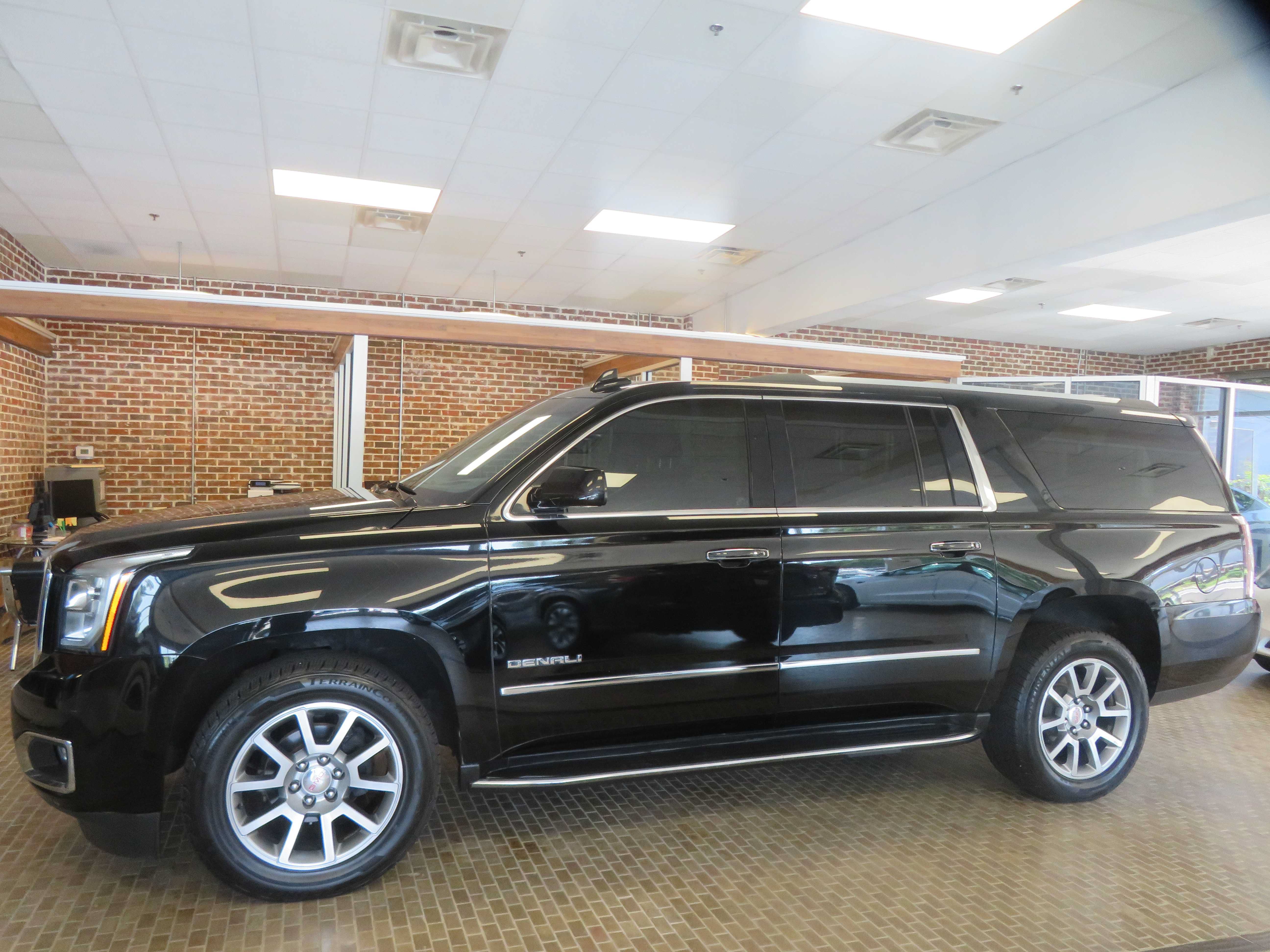 Used 2019 GMC Yukon XL Denali AWD/4WD image 83