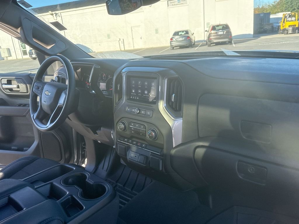 Certified 2024 Chevrolet Silverado 1500 Custom w/ Turbomax Blackout Package image 27
