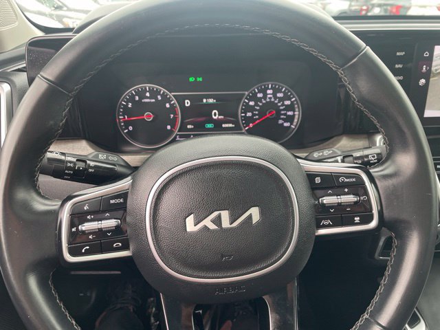 Used 2023 Kia Sorento EX w/ Panoramic Sunroof Package FWD image 17
