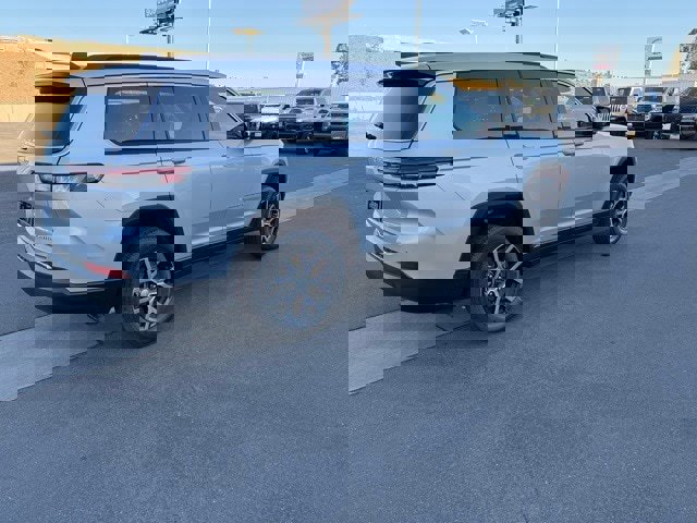 New 2025 Jeep Grand Cherokee L Limited w/ Trailer Tow Package image 6