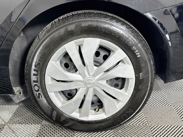 Used 2025 Nissan Versa S w/ Trunk Package FWD image 33