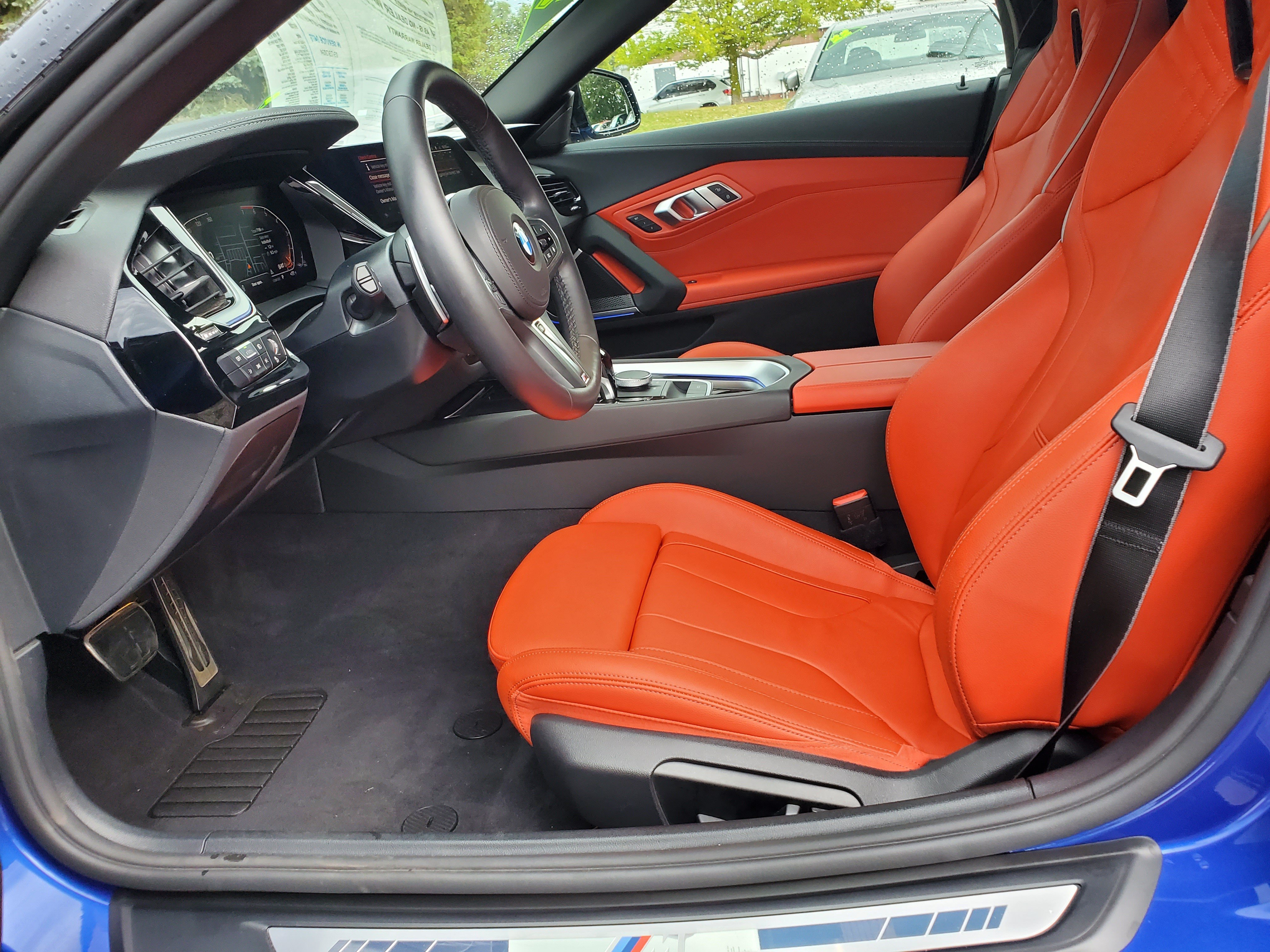 Certified 2024 BMW Z4 sDrive30i w/ Convenience Package RWD image 9