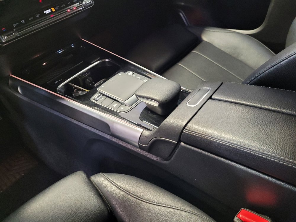 Used 2021 Mercedes-Benz GLB 250 w/ Premium Package image 26