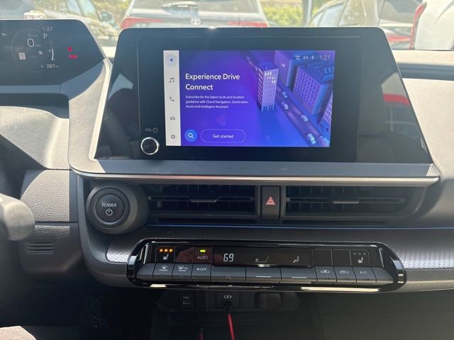 Used 2023 Toyota Prius XLE FWD image 11
