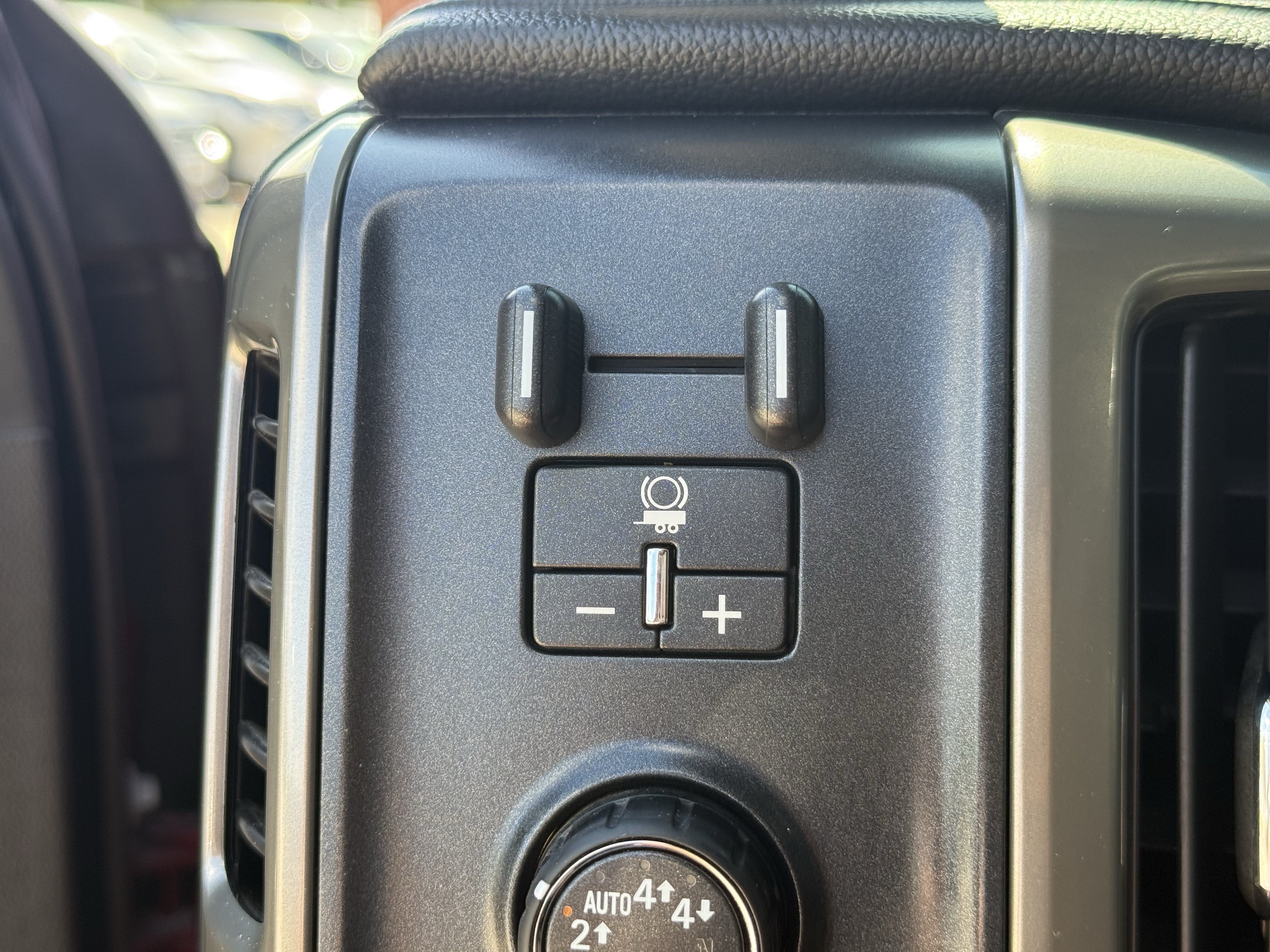 Used 2018 Chevrolet Silverado 1500 High Country AWD/4WD image 24