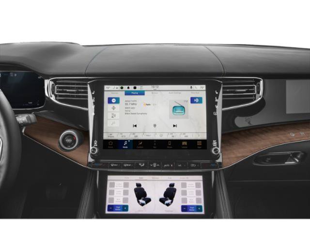 Certified 2025 Jeep Grand Wagoneer 4WD image 9