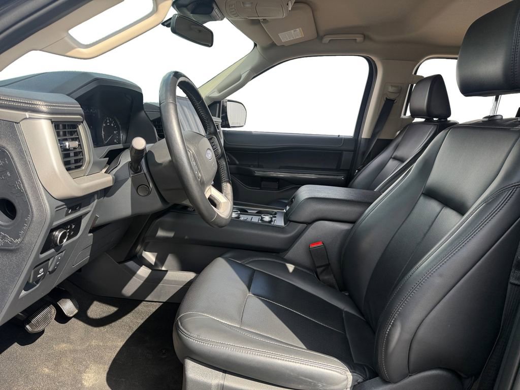 Used 2024 Ford Expedition XLT image 9