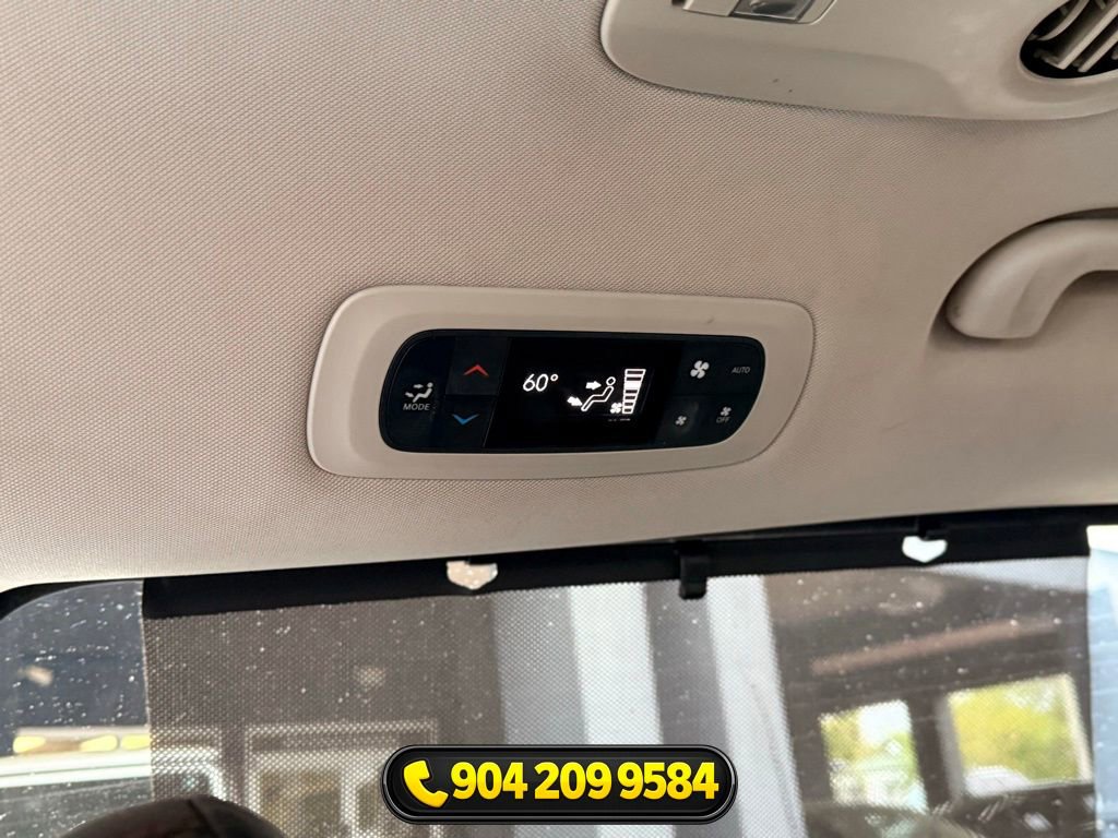 Used 2019 Chrysler Pacifica Touring-L image 17