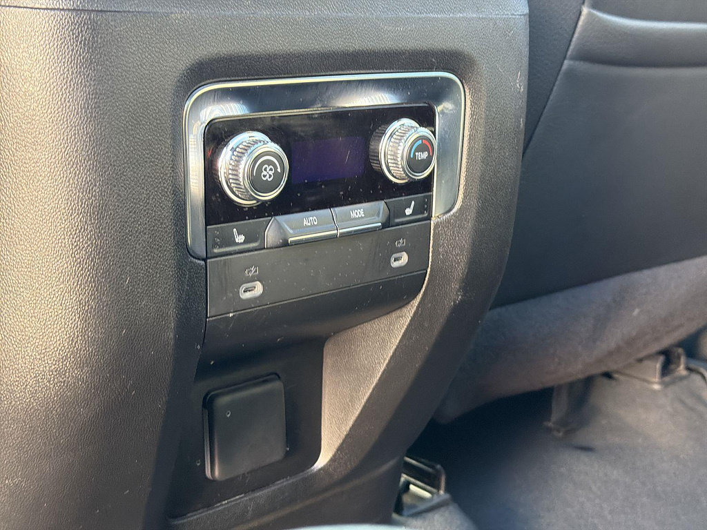 Used 2024 GMC Yukon Denali RWD image 42