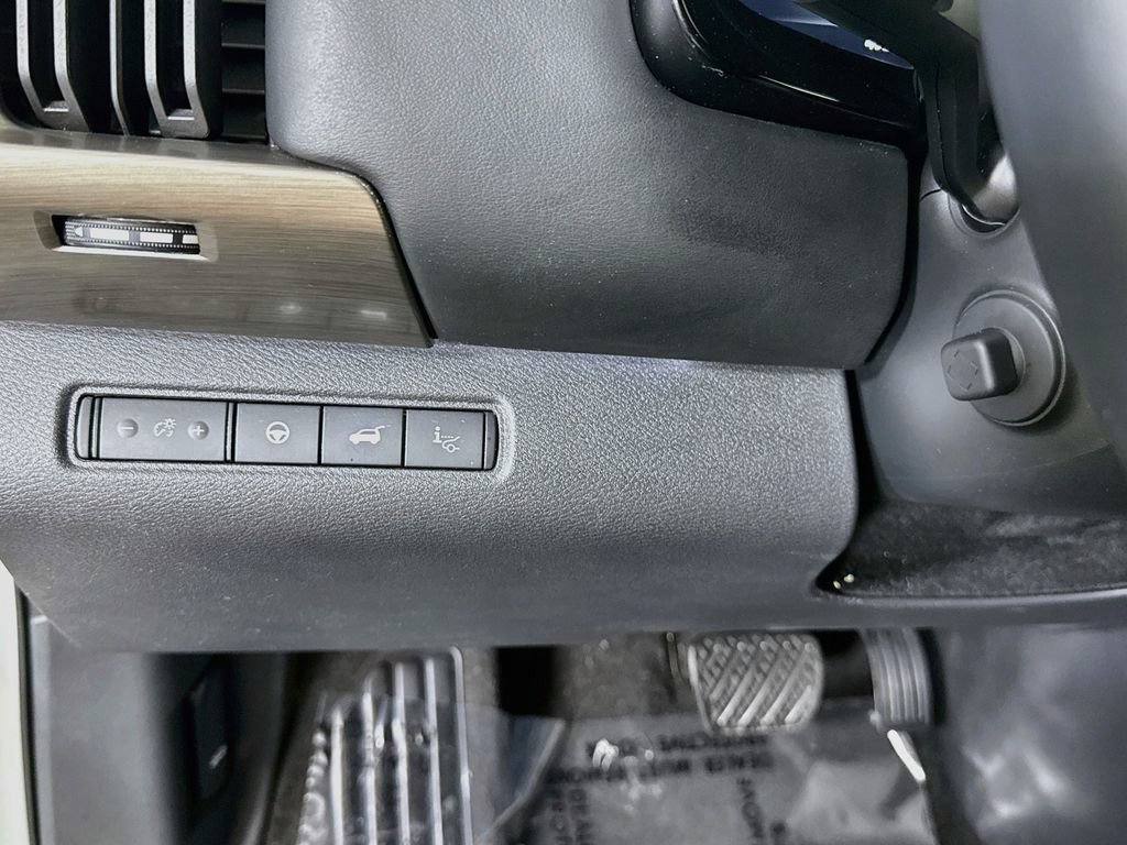 Used 2024 Nissan Pathfinder Platinum AWD/4WD image 21
