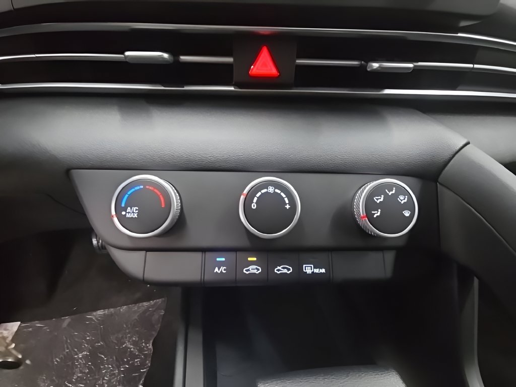 New 2026 Hyundai Elantra SE FWD image 33