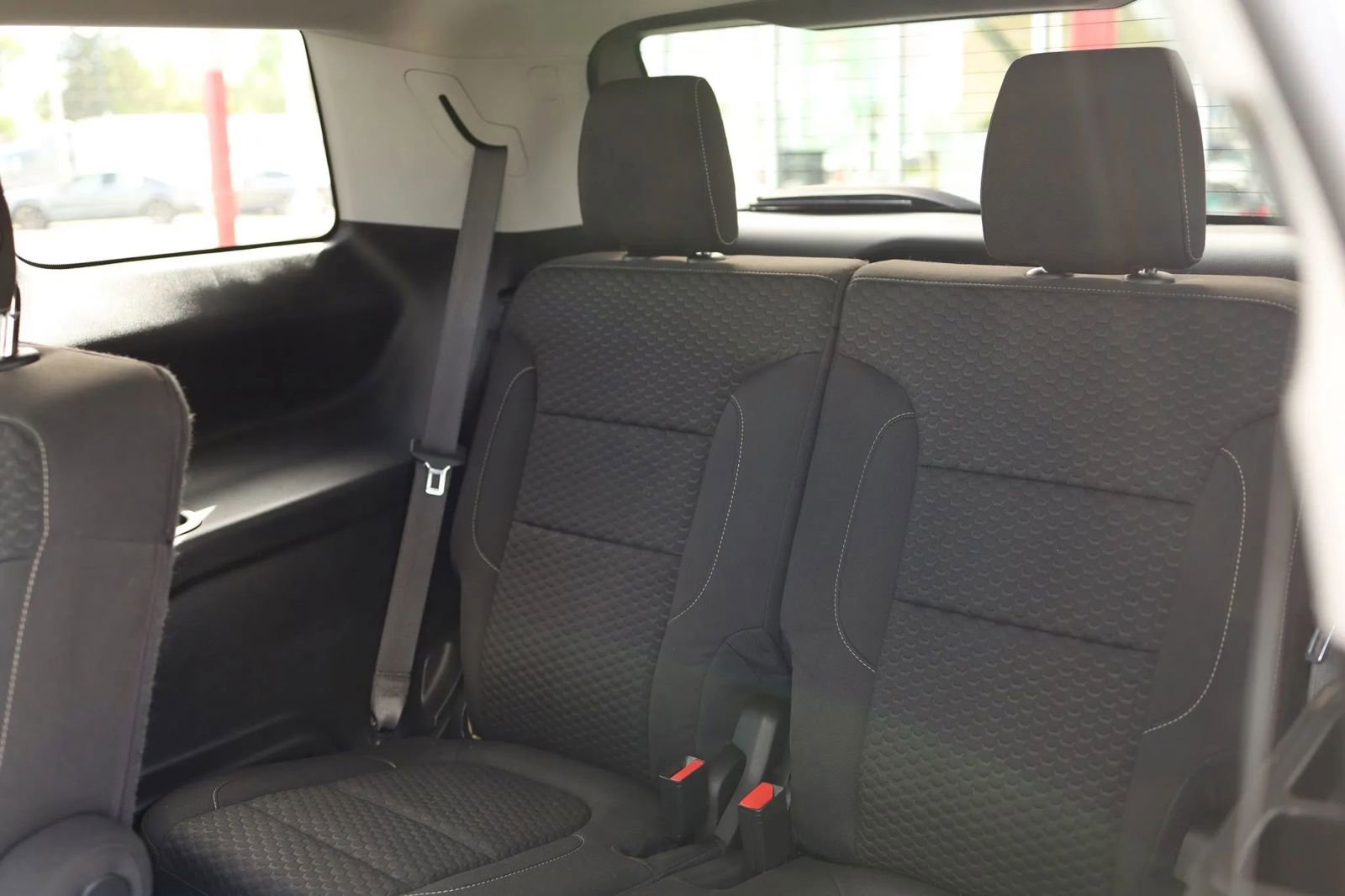 Used 2018 GMC Acadia SLE image 27