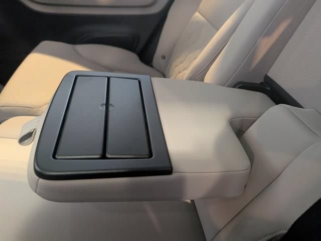 New 2026 Volvo XC90 B5 Core AWD/4WD image 25