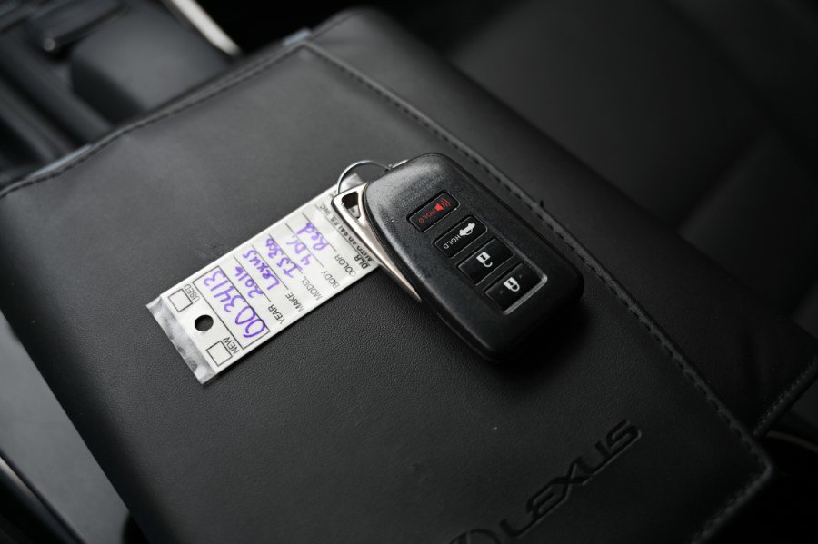 Used 2016 Lexus IS 300 4dr Sdn AWD w/ Navigation System Package image 25