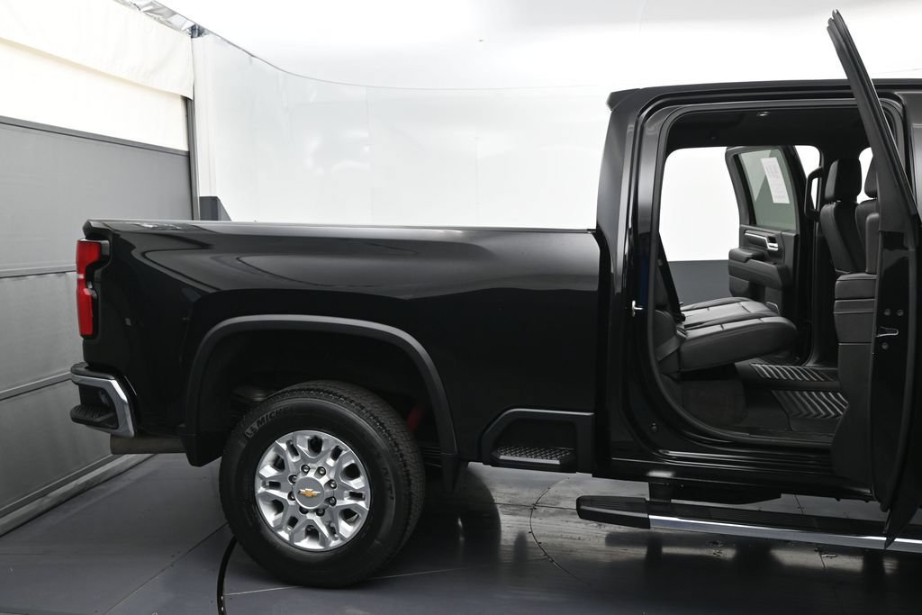 Used 2024 Chevrolet Silverado 2500 LTZ w/ LTZ Convenience Package AWD/4WD image 10