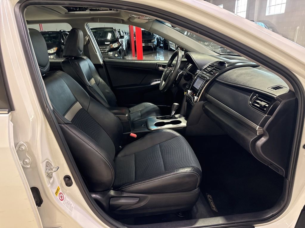 Used 2012 Toyota Camry SE image 36