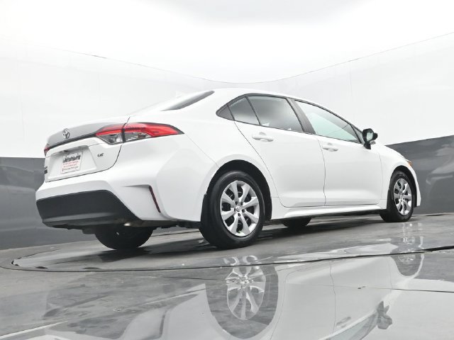 Used 2025 Toyota Corolla LE FWD image 26