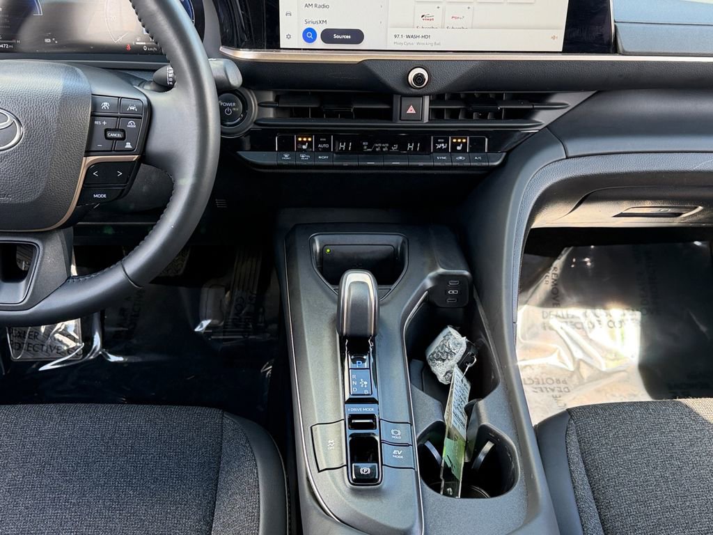 Used 2023 Toyota Crown XLE image 13