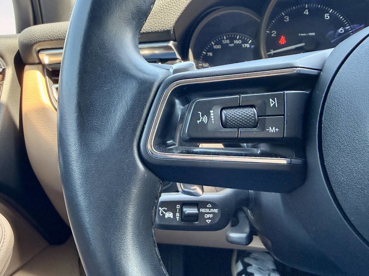 Used 2024 Porsche Macan w/ Premium Plus Package AWD/4WD image 37