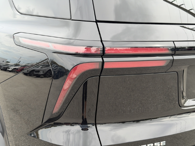 Used 2026 Chevrolet Traverse LT FWD image 14