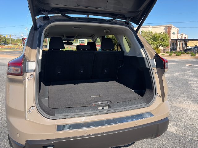 Used 2025 Nissan Rogue SV AWD/4WD image 28