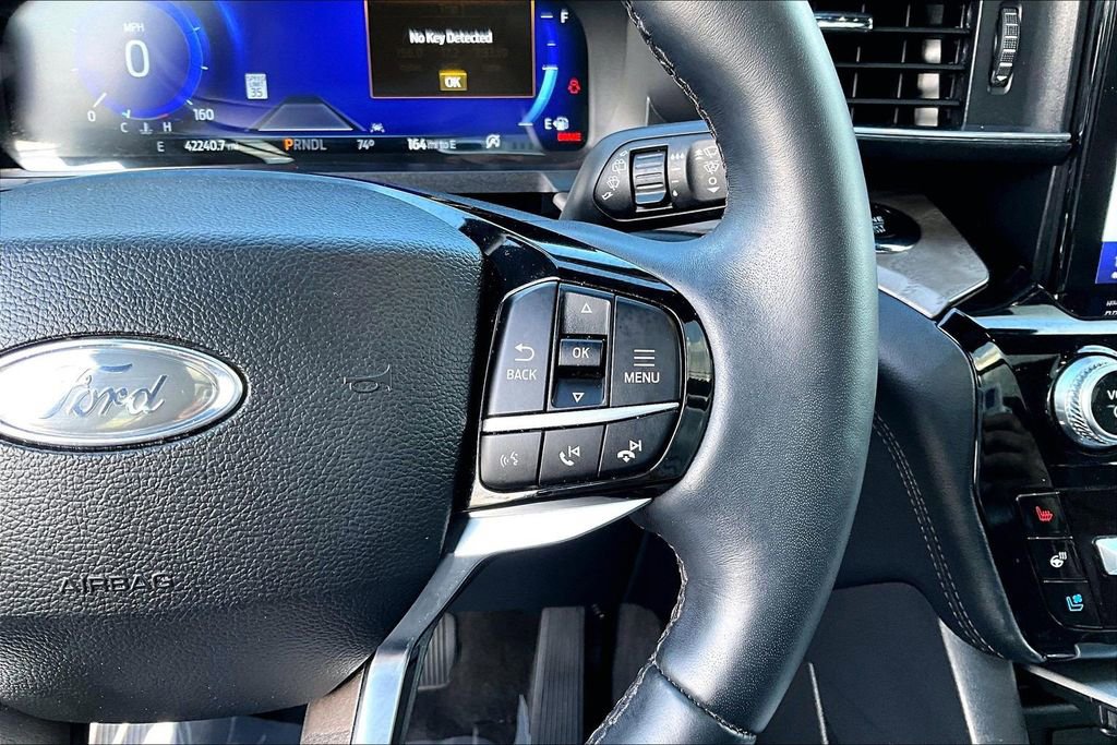 Used 2022 Ford Explorer Platinum w/ Equipment Group 601A image 18