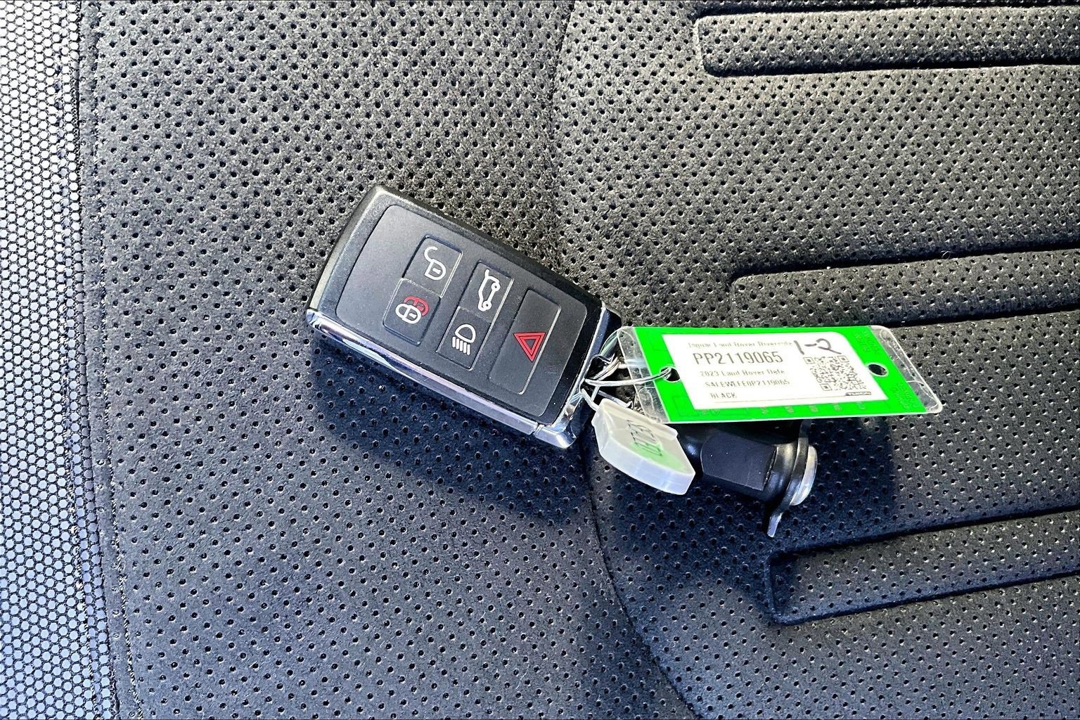 Used 2023 Land Rover Defender 110 V8 image 11