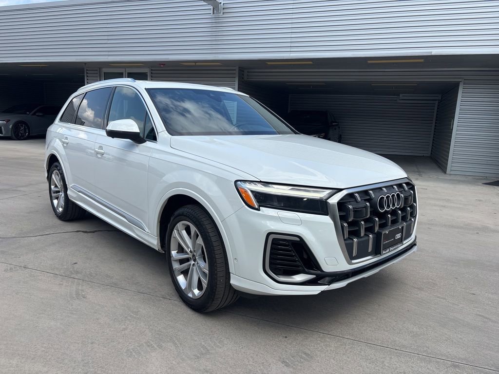 Certified 2025 Audi Q7 3.0T Premium Plus image 3