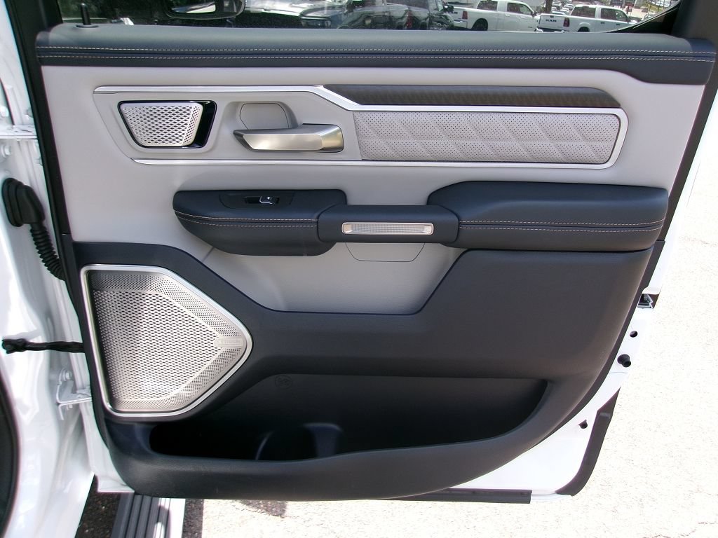 Certified 2025 RAM 1500 Tungsten w/ Off Road Group AWD/4WD image 9