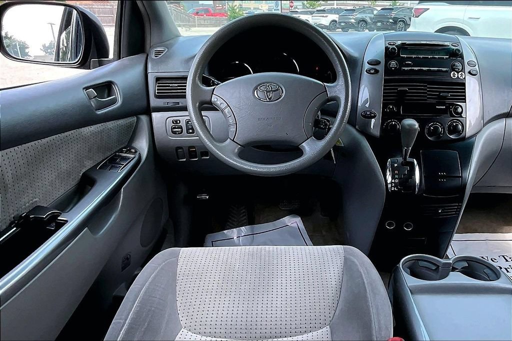 Used 2008 Toyota Sienna LE FWD image 17