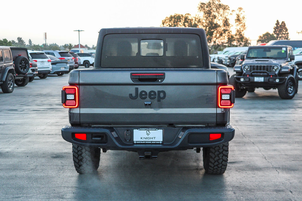 New 2026 Jeep Gladiator Sport AWD/4WD image 8