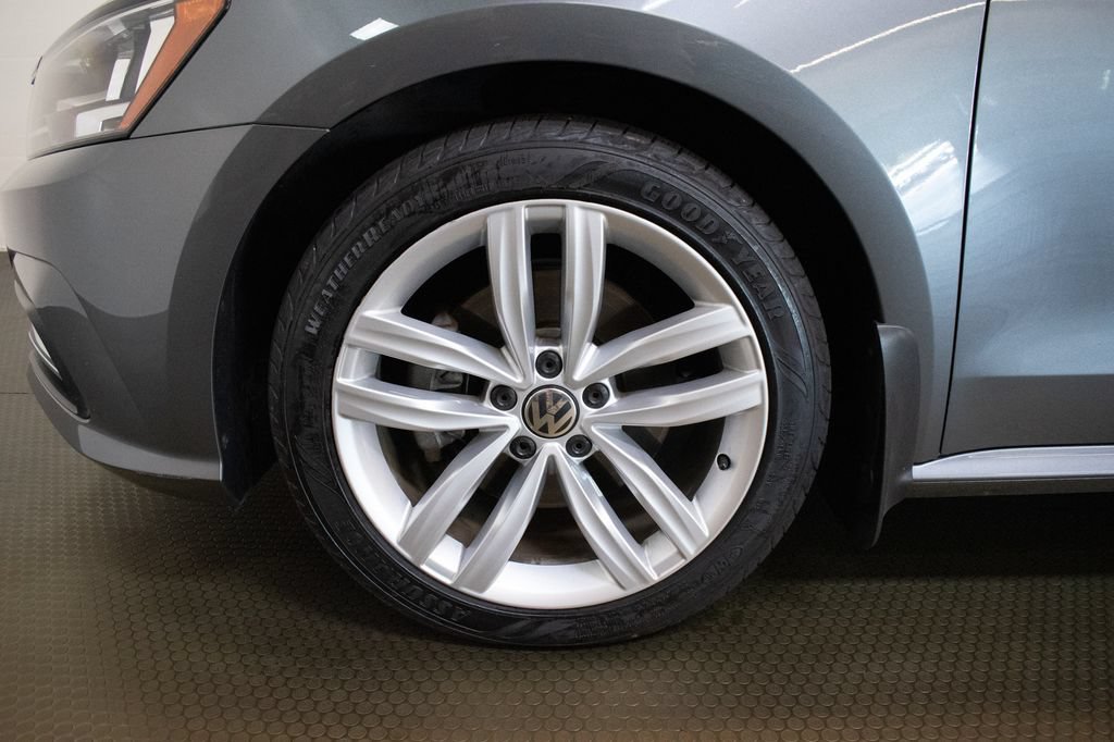 Used 2019 Volkswagen Passat 2.0T Wolfsburg FWD image 9