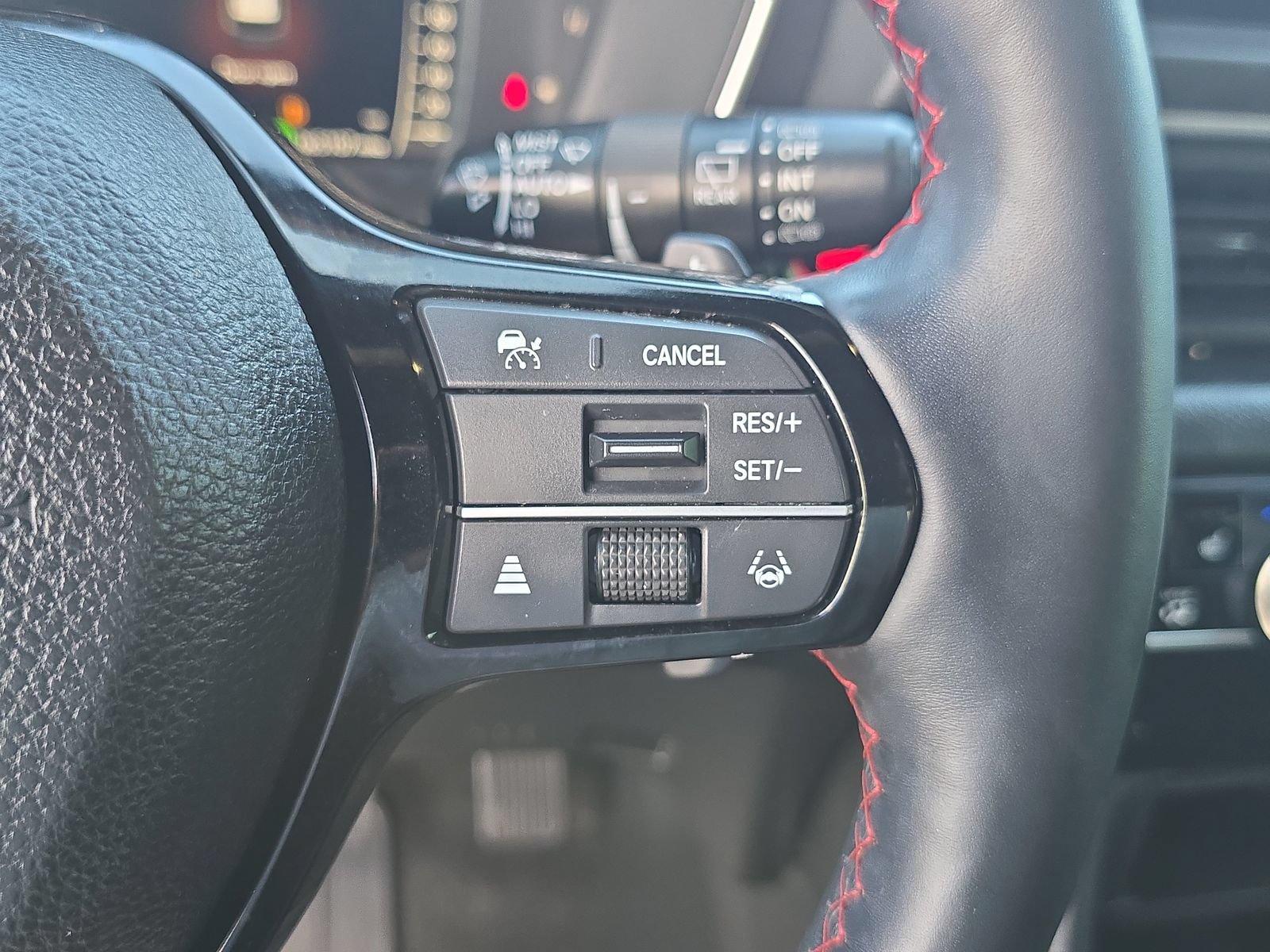 Used 2025 Honda Pilot Black Edition image 25