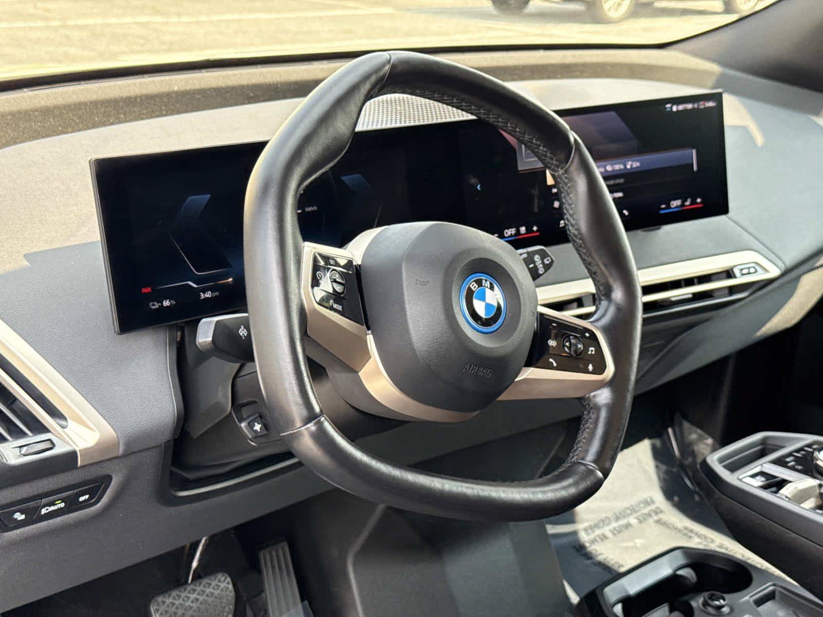 Used 2024 BMW iX xDrive50 AWD/4WD image 2