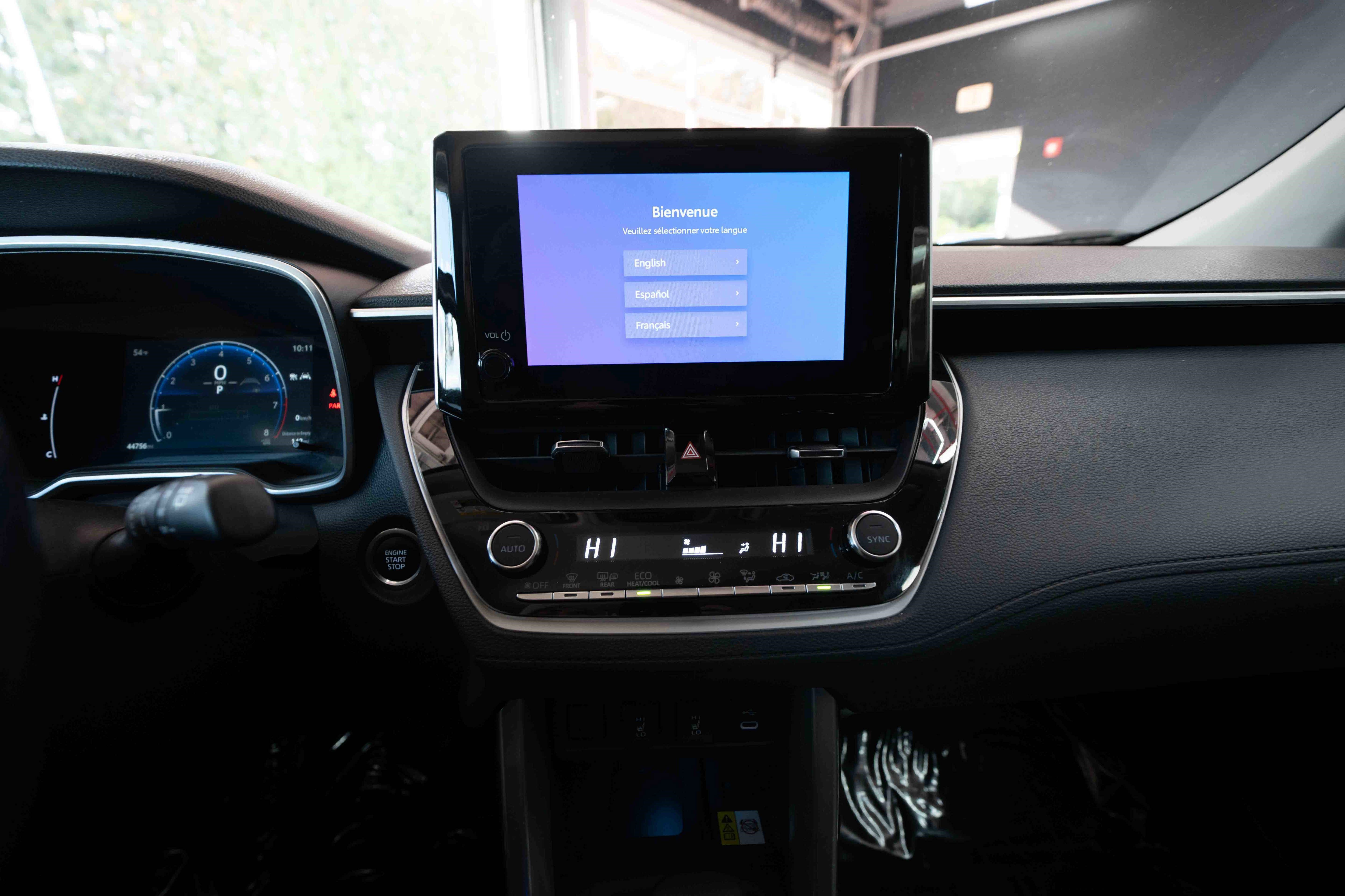 Used 2023 Toyota Corolla Cross XLE image 17