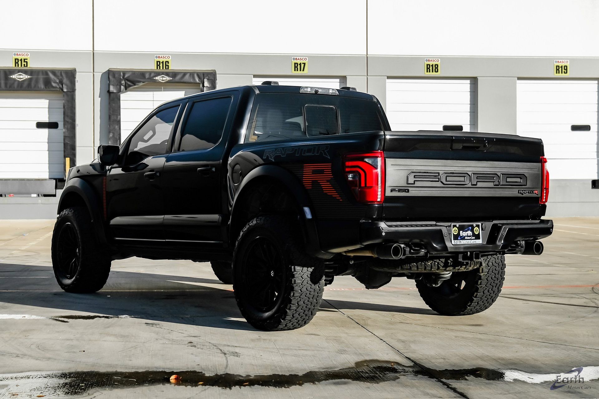 Used 2025 Ford F150 Raptor w/ Equipment Group 803A Raptor R AWD/4WD image 8
