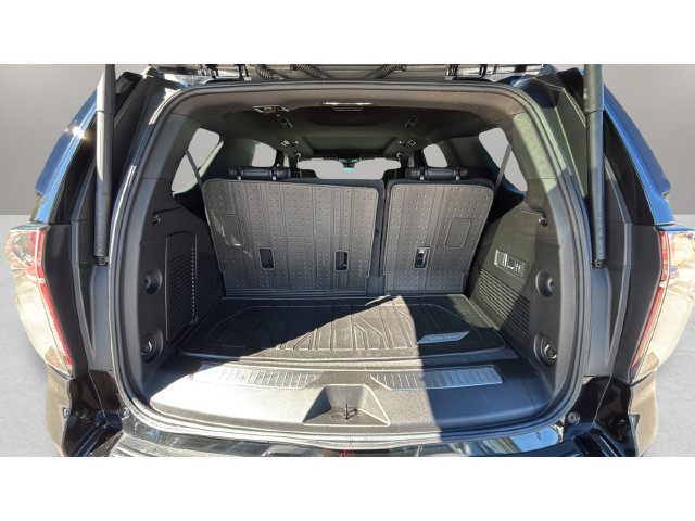 Used 2024 Chevrolet Tahoe High Country AWD/4WD image 32